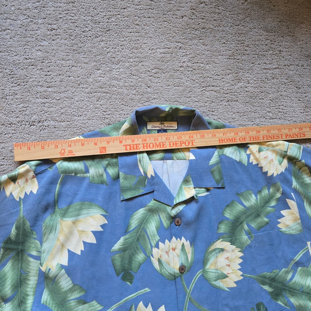 Tommy Bahama Mens XL Silk Camp Shirt Blue Floral Tropical Lotus Short Sleeve - Picture 2 of 6